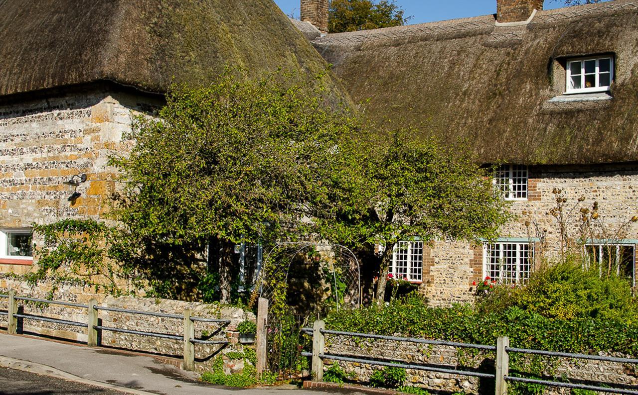 Tudor Cottage B&B Frampton Exterior photo